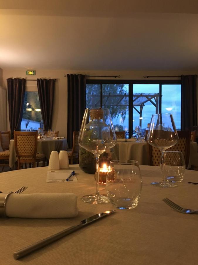 Le Cheval Blanc - Lac Du Der - Logis Hotel Giffaumont-Champaubert Eksteriør billede